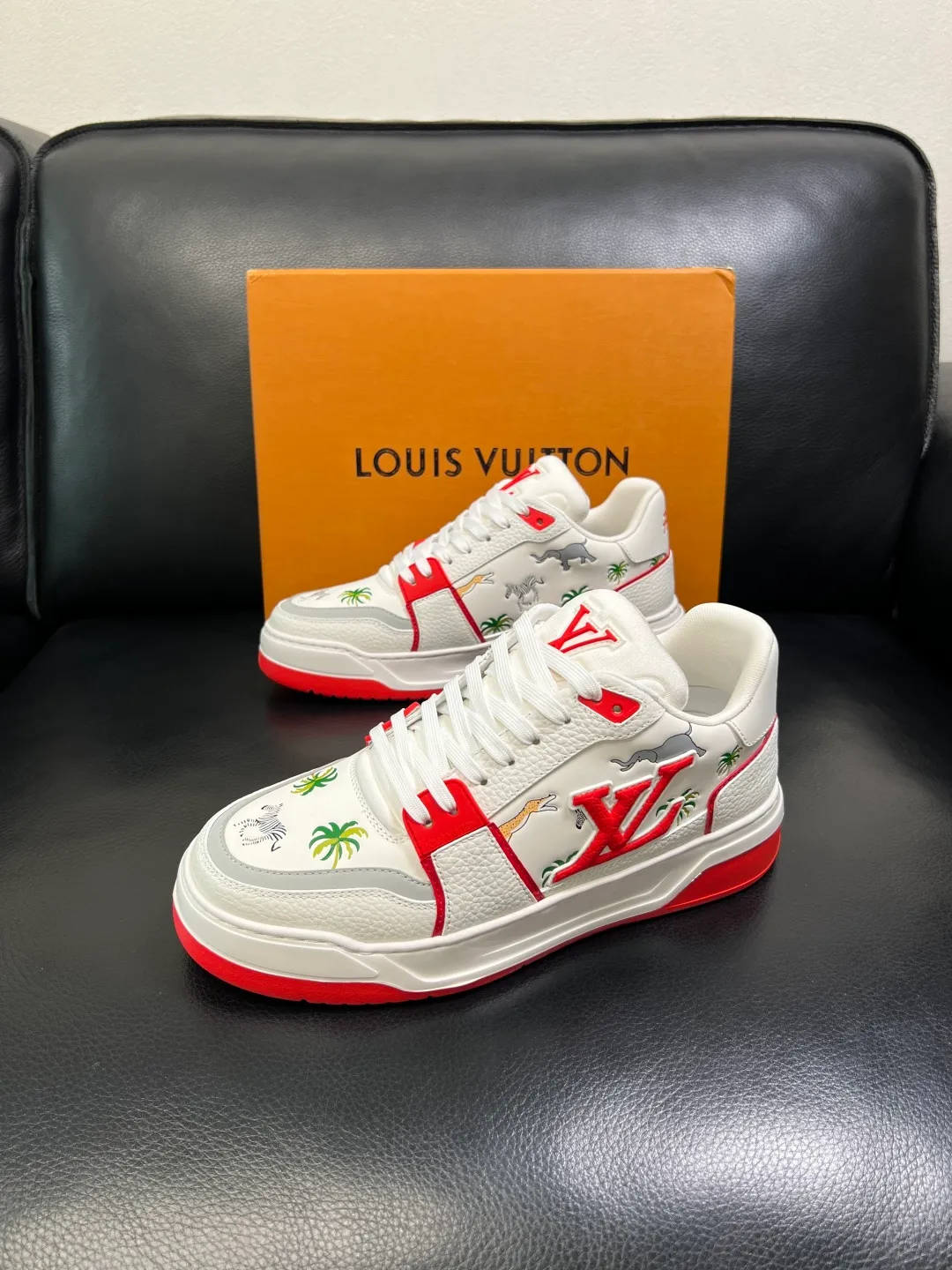 Men's shoes 💰 940 Lv high quality top crafts Louis Vuitton, sports sneakers counter synchronization, uppers imported from Italy, high-quality splicing colorful complex crafts, imported mesh pads soft and comfortable, soles: original soles specially provided by the original factory, T men's shoes 💰U exclusive movable molded soles super comfortable, original factory single goods, code number 39-44 (customized 38 45)